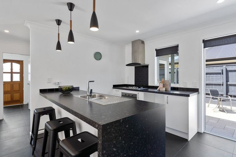 Photo of property in 5 Butler Place, Fitzherbert, Palmerston North, 4410