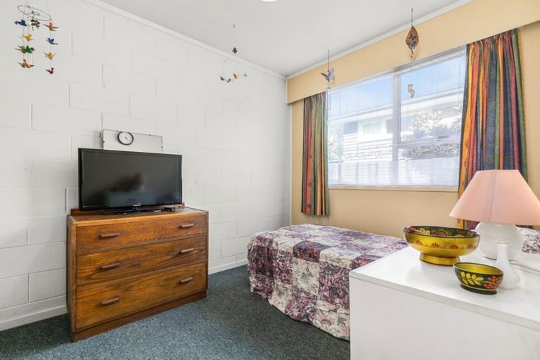 Photo of property in 1/19 Kathleen Street, Totara Vale, Auckland, 0627