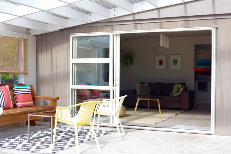 Photo of property in 95 Konini Road, Titirangi, Auckland, 0604