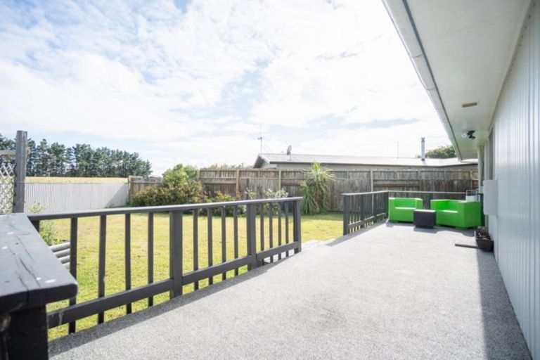 Photo of property in 35 Meadowbrook Drive, Cloverlea, Palmerston North, 4412