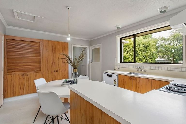 Photo of property in 9 Burnside Crescent, Burnside, Christchurch, 8053