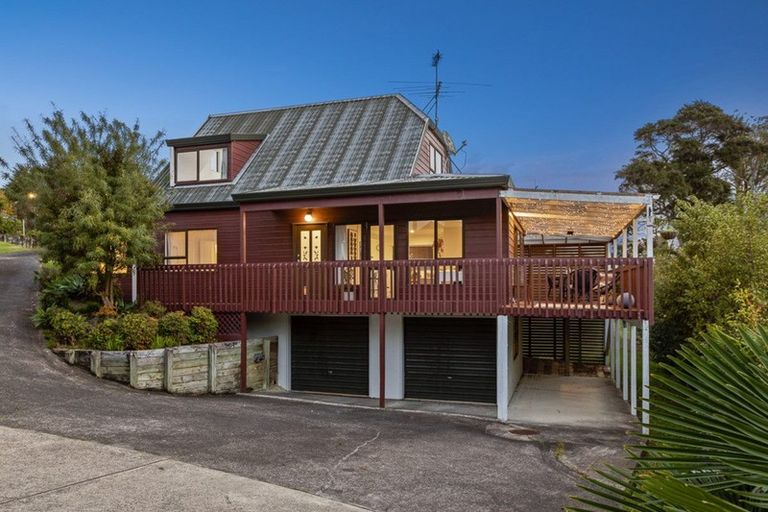 Photo of property in 22 Redfern Lane, Glenfield, Auckland, 0629