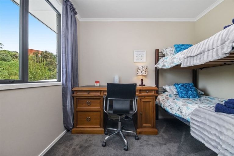 Photo of property in 2d Country Club Lane, Waiuku, 2123