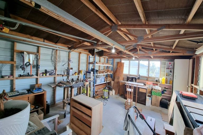 Photo of property in 1/8 Flaunty Place, West Harbour, Auckland, 0618