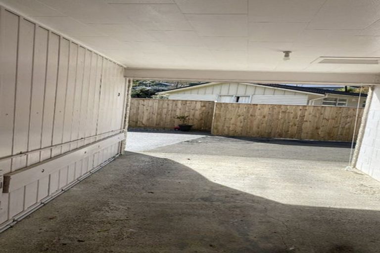 Photo of property in 3d Peckham Grove, Tawa, Wellington, 5028