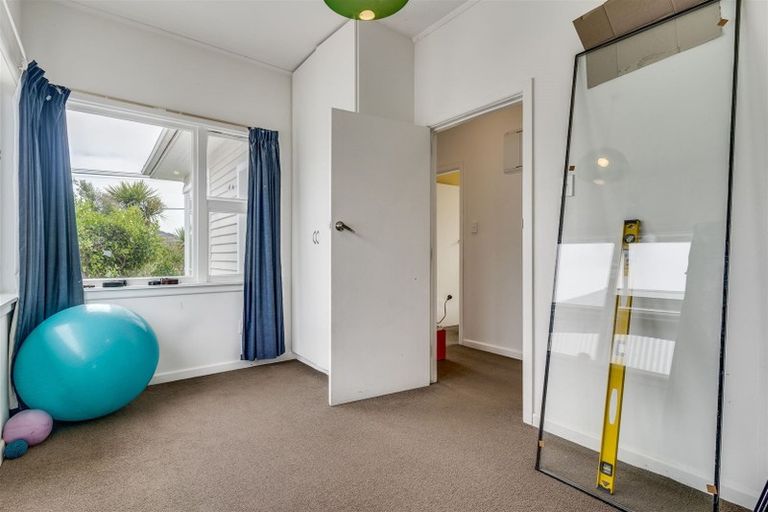 Photo of property in 119 Bowhill Road, New Brighton, Christchurch, 8083