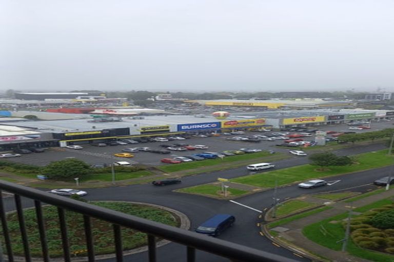 Photo of property in The Rennaissance, 5j/18 Ronwood Avenue, Manukau, Auckland, 2104