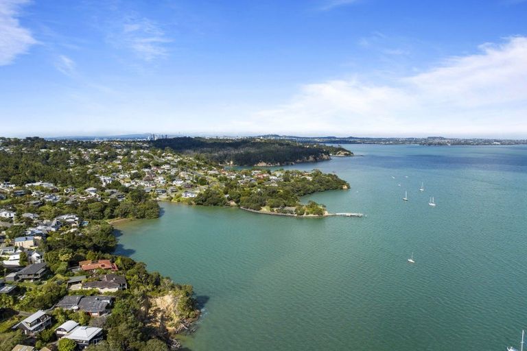 Photo of property in 16 Brigantine Drive, Beach Haven, Auckland, 0626