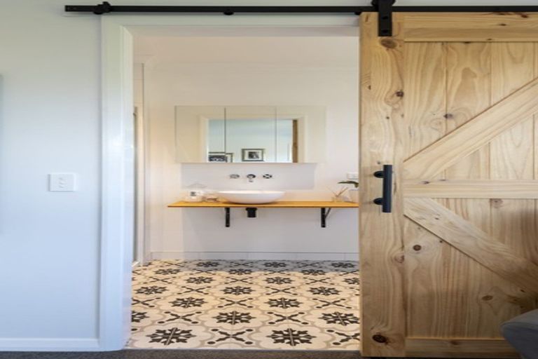 Photo of property in 63a Evelyn Road, Cockle Bay, Auckland, 2014