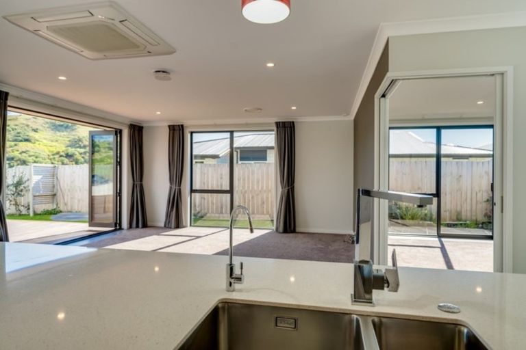 Photo of property in 35 Bryan Gallagher Place, Welcome Bay, Tauranga, 3175