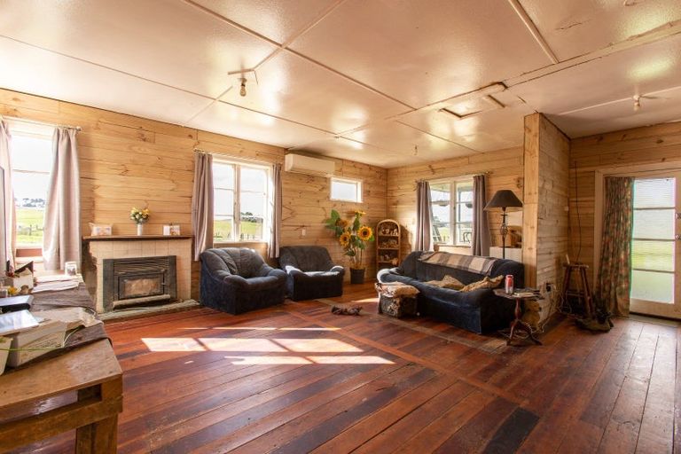 Photo of property in 141 Valley Road, Woodville, 4998