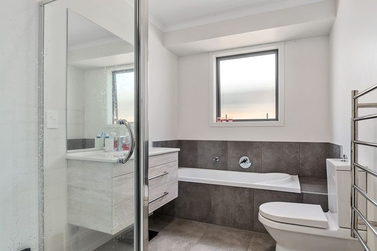 Photo of property in 32 Cheese Factory Lane, Brookfield, Tauranga, 3110