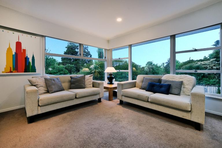 Photo of property in 12 Havelle Avenue, Titirangi, Auckland, 0604
