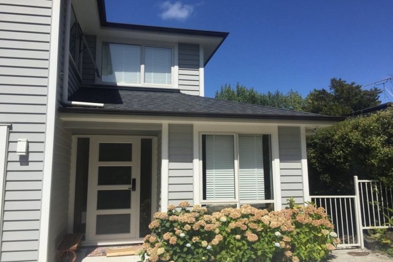 Photo of property in 102b Beach Road, Castor Bay, Auckland, 0620