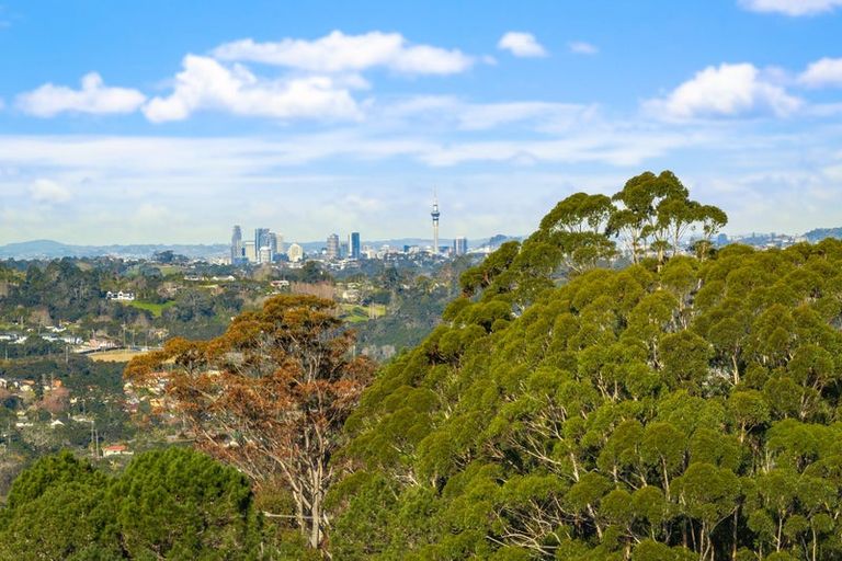 Photo of property in 310 Paremoremo Road, Paremoremo, Auckland, 0632