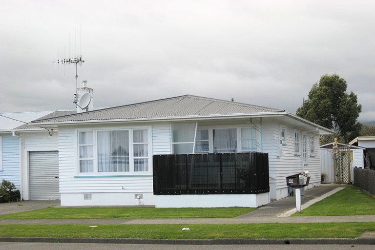 Photo of property in 172 Cambridge Street, Levin, 5510