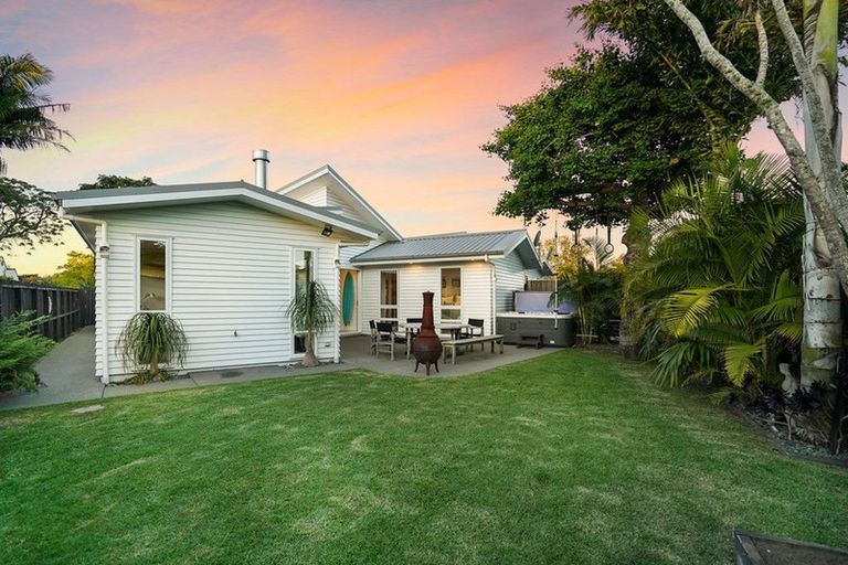 Photo of property in 24 Motuora Road, Manly, Whangaparaoa, 0930