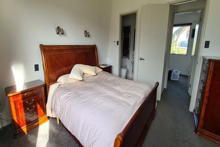 Photo of property in 3 The Terrace, Herald Island, Auckland, 0618