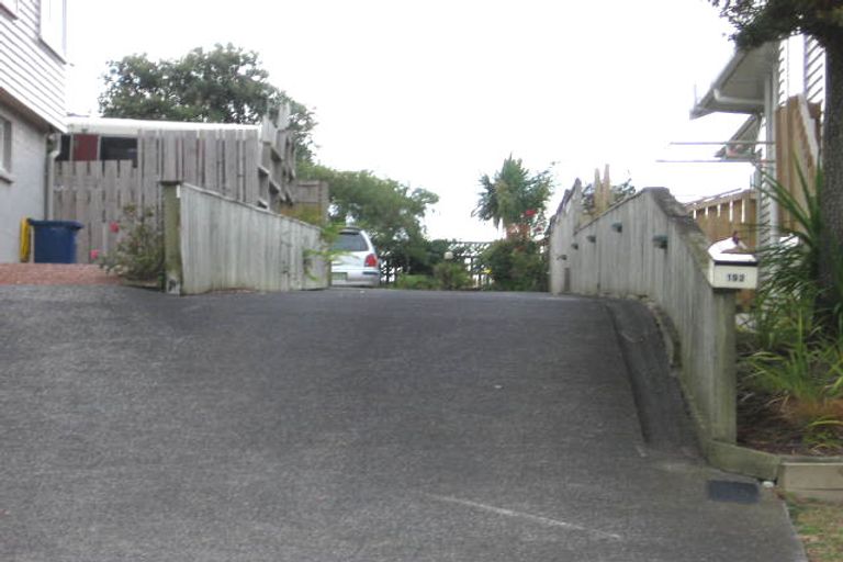 Photo of property in 192 Sunnynook Road, Totara Vale, Auckland, 0627