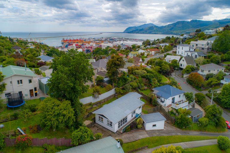 Photo of property in 64 Russell Street, Stepneyville, Nelson, 7010