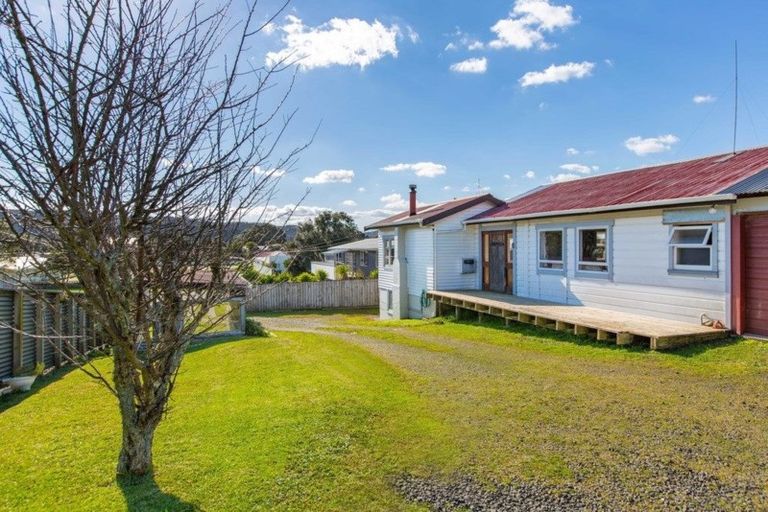 Photo of property in 29 Wallis Street, Raglan, 3225