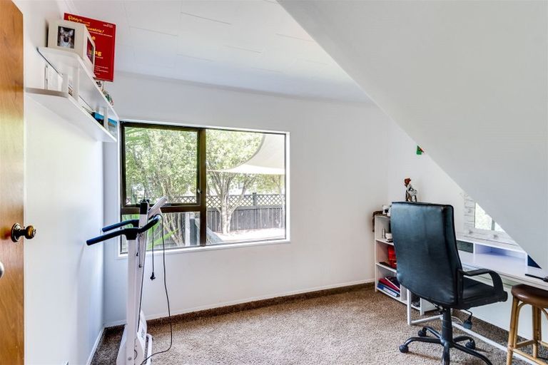 Photo of property in 4 Clement Place, Greenmeadows, Napier, 4112