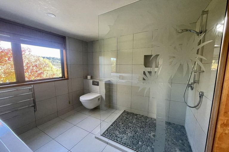 Photo of property in 6b Chatsworth Road, Silverstream, Upper Hutt, 5019