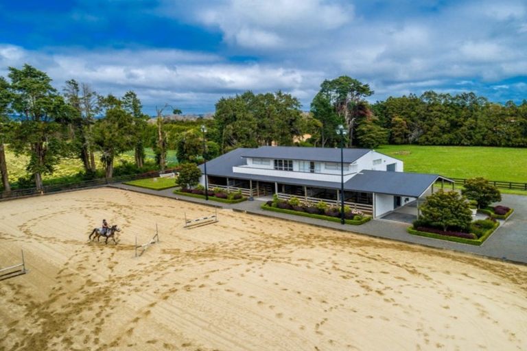 Photo of property in 17 Brookvale Lane, Taupaki, Henderson, 0782