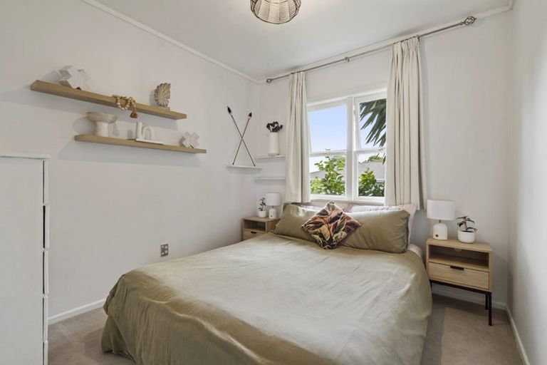 Photo of property in 19 Lanigan Street, Birkdale, Auckland, 0626