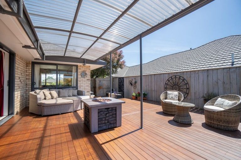 Photo of property in 147 Pacific Drive, Fitzherbert, Palmerston North, 4410