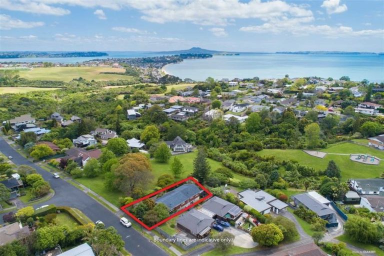 Photo of property in 23 Charles Dickens Drive, Mellons Bay, Auckland, 2014