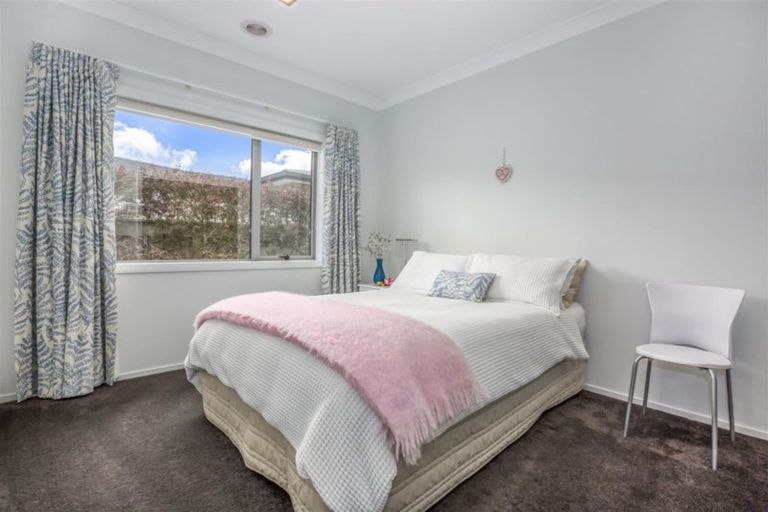 Photo of property in 19 Flotilla Place, Whitby, Porirua, 5024