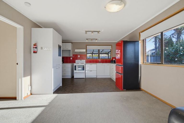 Photo of property in 10b Taurus Place, Kawaha Point, Rotorua, 3010