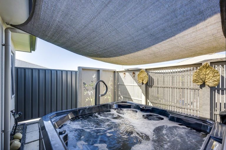 Photo of property in 54 Eriksen Road, Te Awa, Napier, 4110