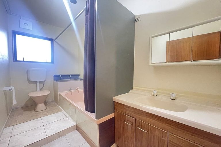 Photo of property in 491 Paremoremo Road, Paremoremo, Auckland, 0632