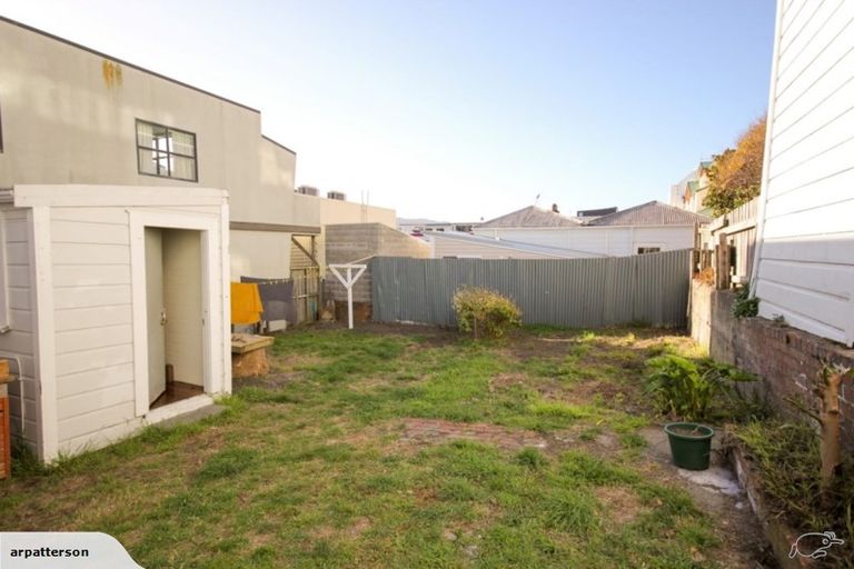 Photo of property in 5 Brown Street, Mount Cook, Wellington, 6021