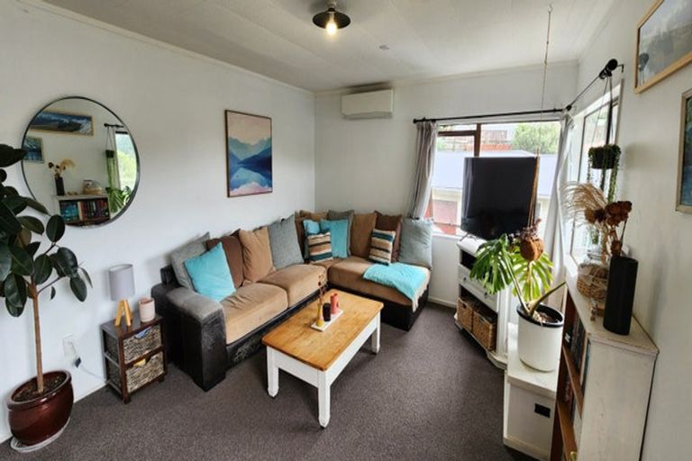 Photo of property in 35a Beaumont Crescent, Frankleigh Park, New Plymouth, 4310