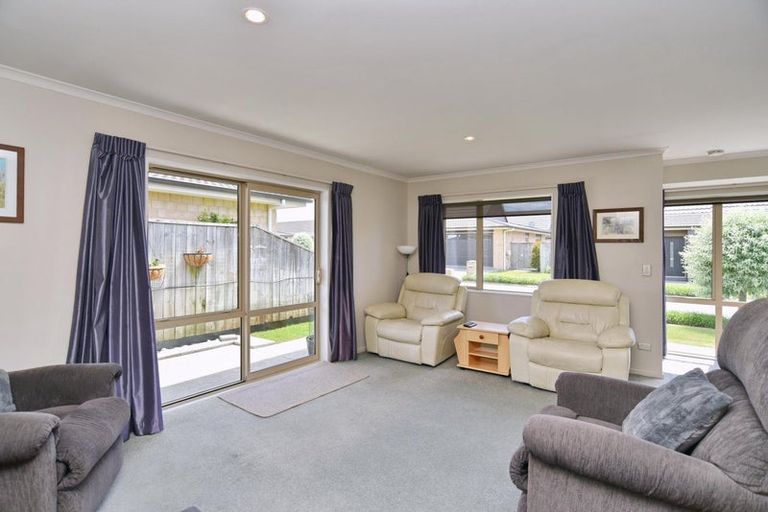 Photo of property in 28/3 Reeves Road, Rangiora, 7400