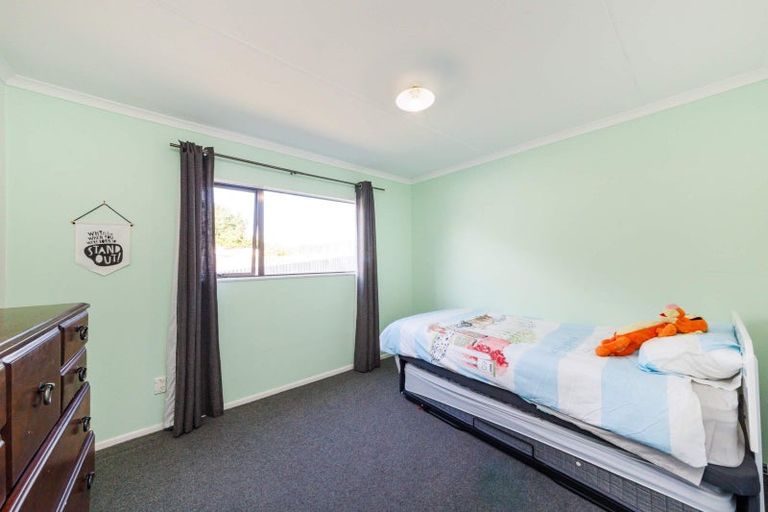 Photo of property in 18a Montrose Place, Takaro, Palmerston North, 4412