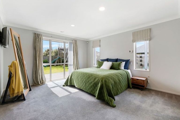 Photo of property in 8 Overbury Crescent, Rolleston, 7614