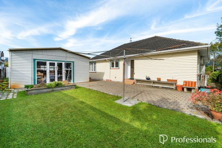 Photo of property in 4 Miles Crescent, Wainuiomata, Lower Hutt, 5014