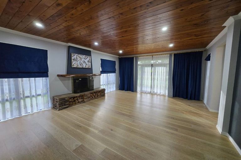 Photo of property in 190 Oraha Road, Kumeu, 0892