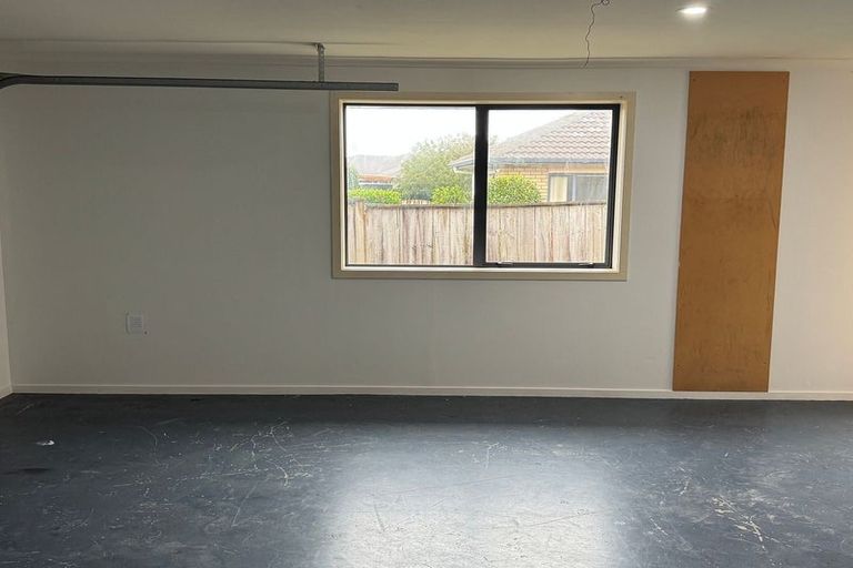 Photo of property in 41 Breaker Grove, Waiuku, 2123