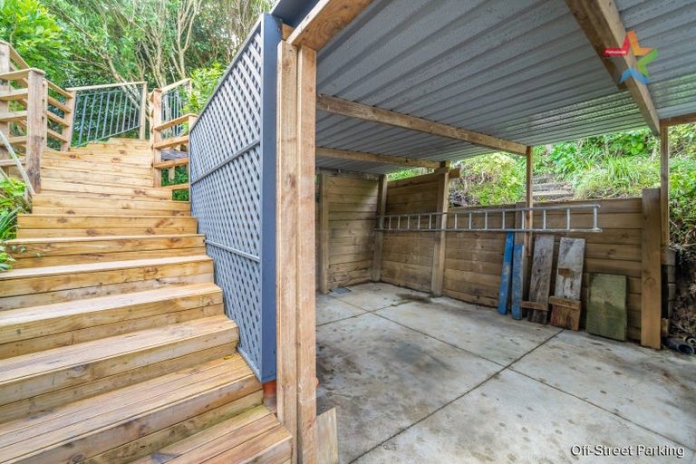 Photo of property in 15 Ferry Road, Days Bay, Lower Hutt, 5013