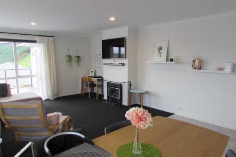 Photo of property in 2 Olivias Place, Stoke, Nelson, 7011