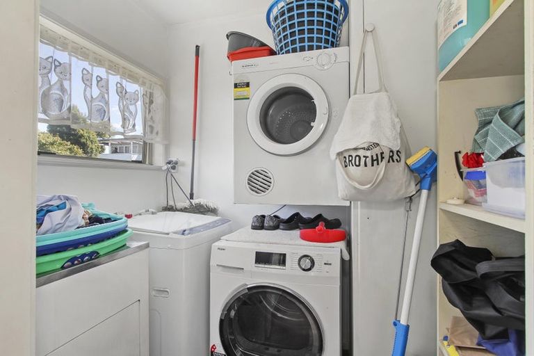 Photo of property in 10 Valencia Place, Manurewa, Auckland, 2102