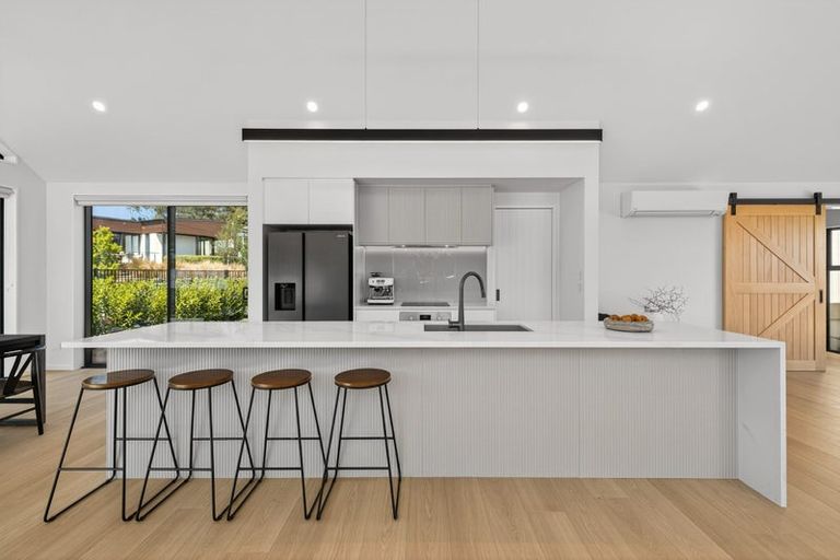 Photo of property in 6 Round Hill Rise, Cracroft, Christchurch, 8022