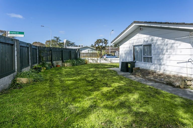 Photo of property in 1/20 Chartwell Avenue, Glenfield, Auckland, 0629