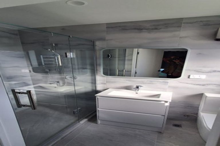 Photo of property in 3 Vanbrugh Place, Bucklands Beach, Auckland, 2014