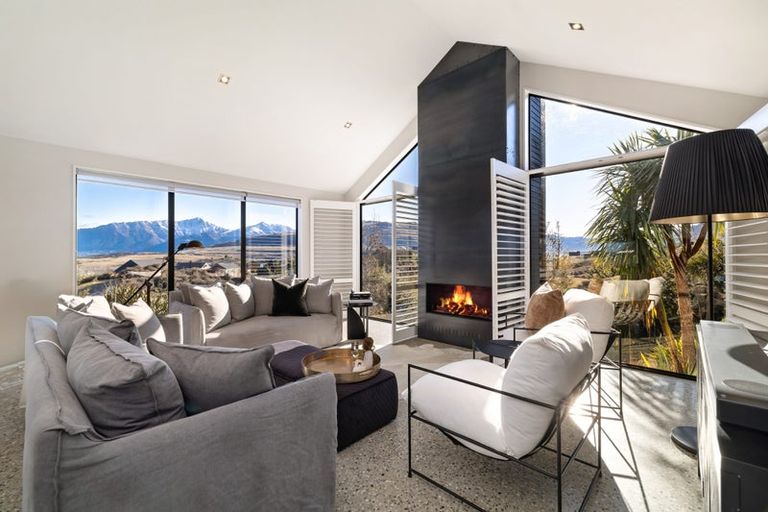 Photo of property in 1 Mckellar Drive, Jacks Point, Queenstown, 9371